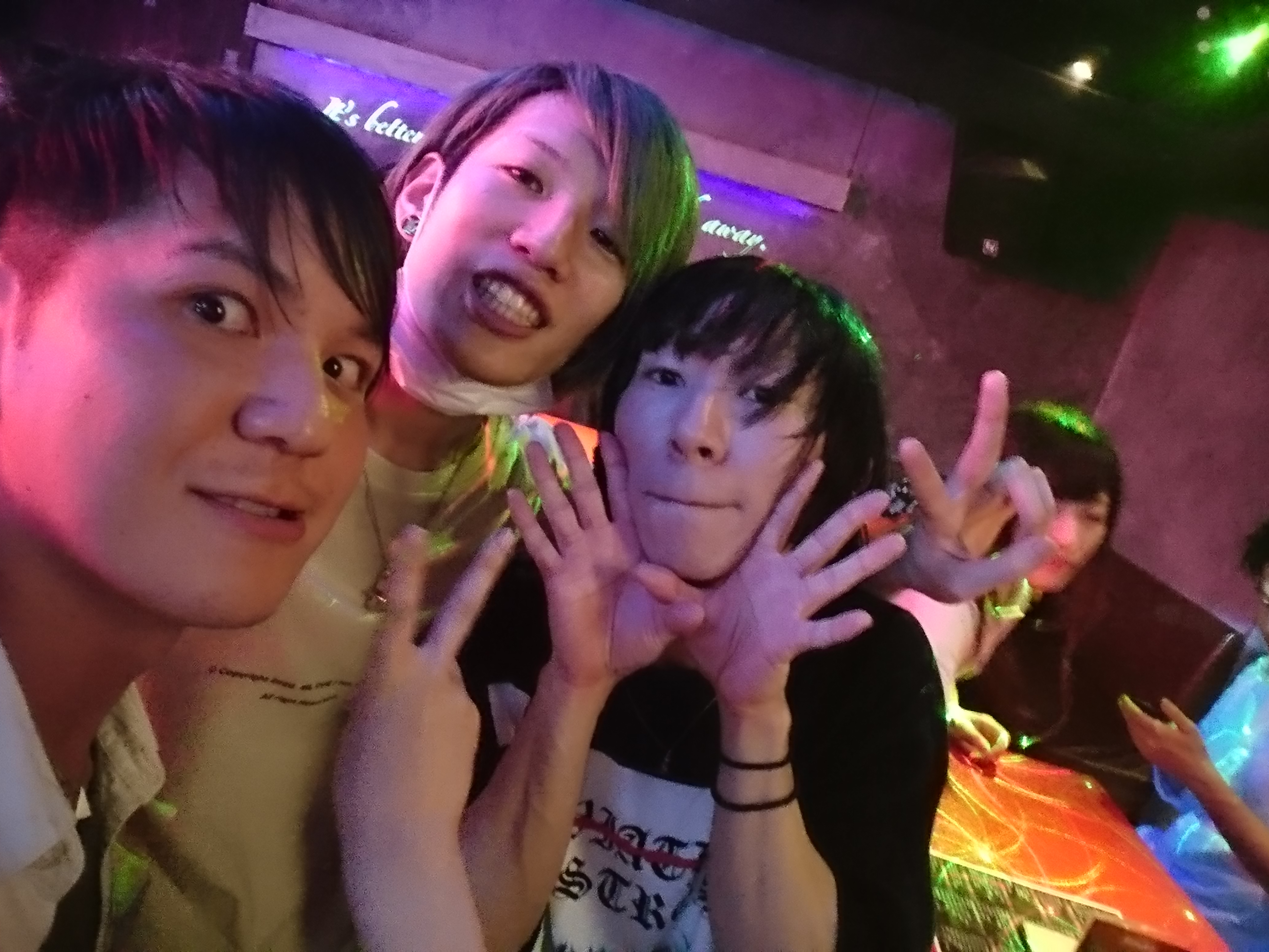 https://bar-rockaholic.jp/shibuya/blog/DSC_0002.JPG