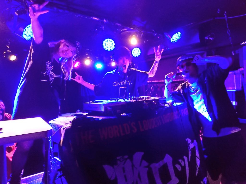 https://bar-rockaholic.jp/shibuya/blog/E7D571DE-CDDC-49DB-9087-DE7A704FA40A.jpeg