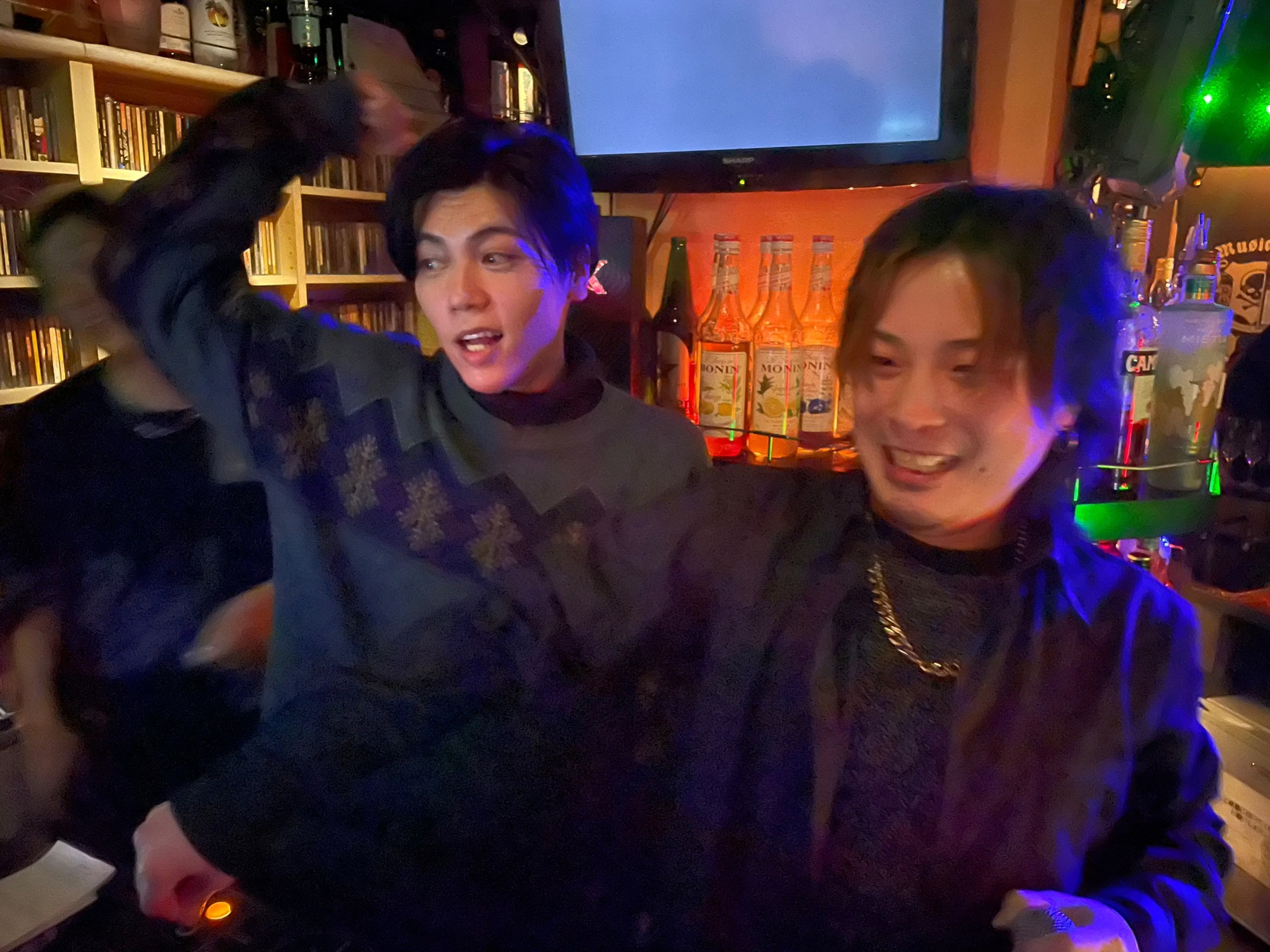 https://bar-rockaholic.jp/shibuya/blog/kaiten.jpg